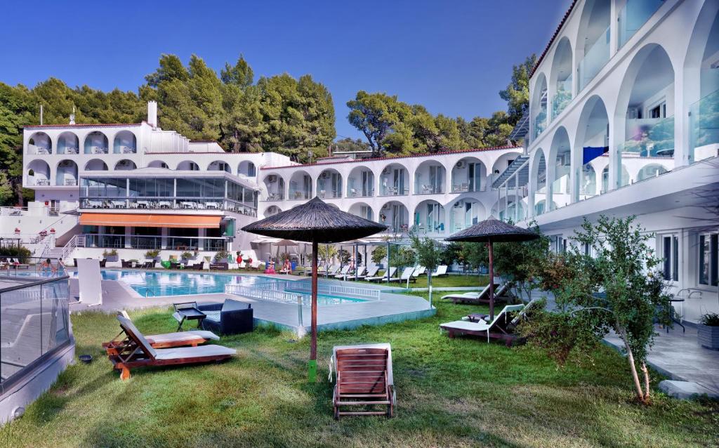 Bazén v ubytování Hotel Punta nebo v jeho okolí