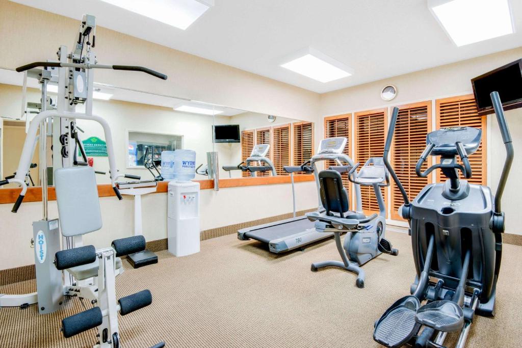 Fitness centrum a/nebo fitness zařízení v ubytování Wingate by Wyndham Gillette