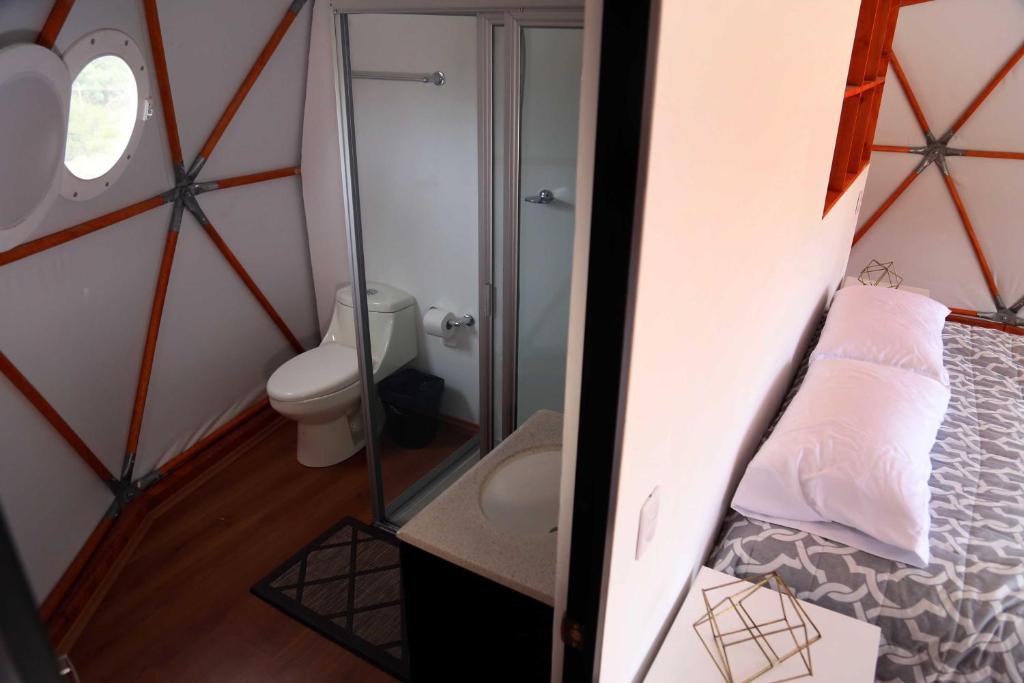 Koupelna v ubytování Cool Glamping Bernal
