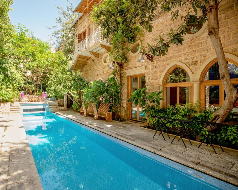 Bazén v ubytování Arthaus Beirut nebo v jeho okolí