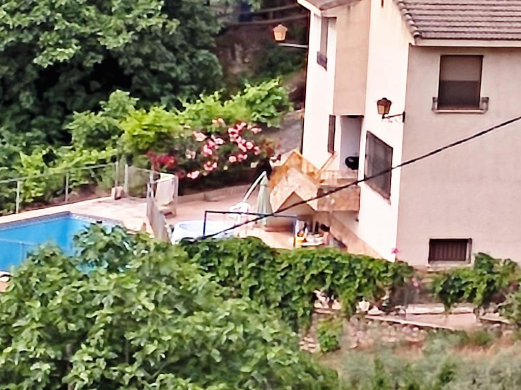 Bazén v ubytovaní Villa Virtudes Ayna alebo v jeho blízkosti