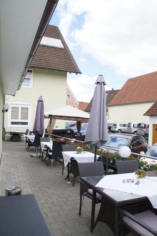Restaurace v ubytování Sonnenhalde Landgasthof Bieg
