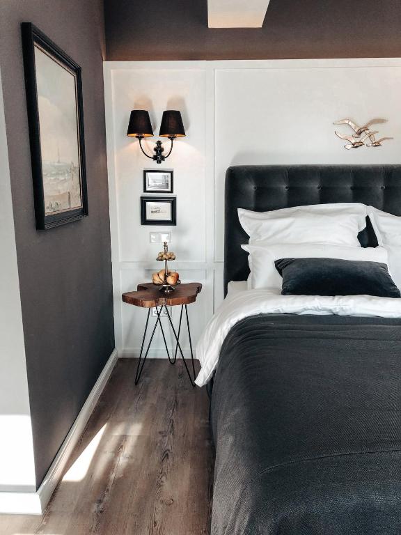 Suite Living Boardinghouse Apartments - One-Bedroom Apartment
