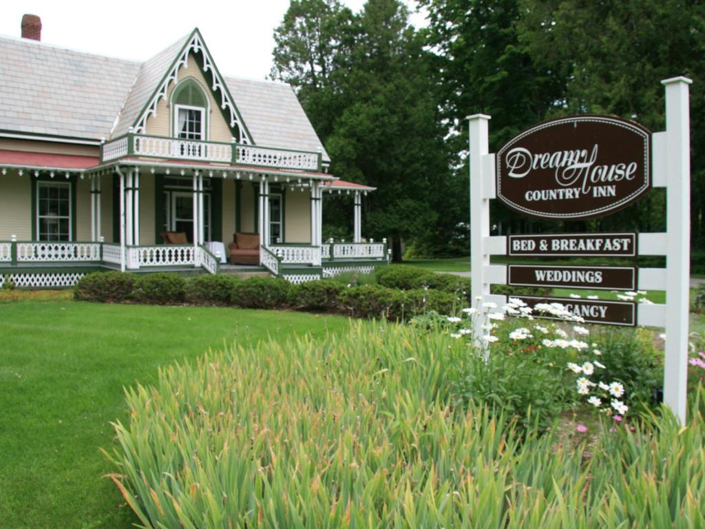 Gallery image of DreamHouse Country Inn in Bristol