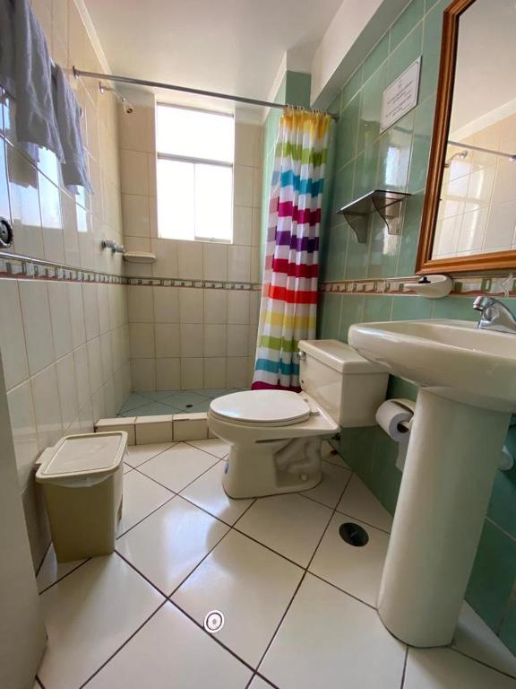 Koupelna v ubytování Hostal Oscar Inn