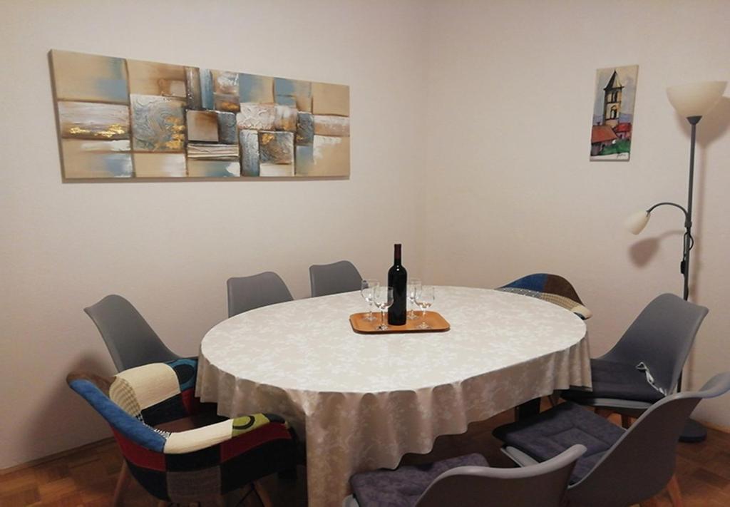 Zdjęcie z galerii obiektu Apartment Ljilja 1 w Nin