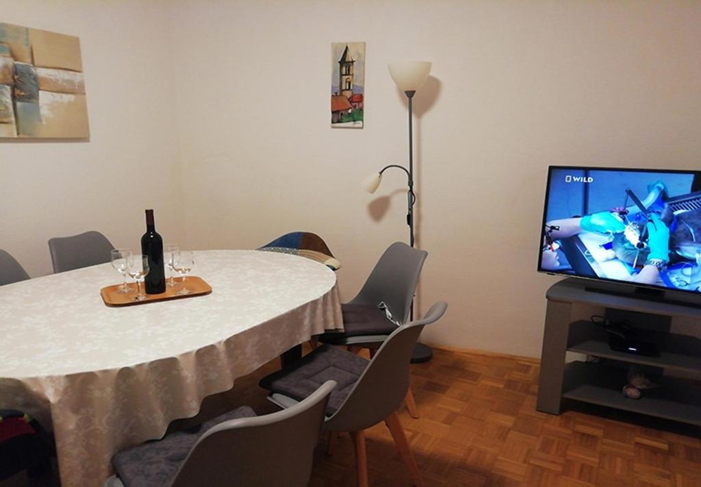 Zdjęcie z galerii obiektu Apartment Ljilja 1 w Nin