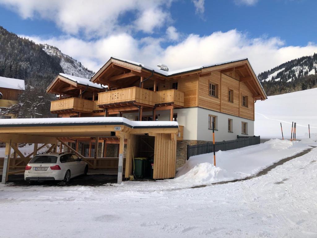 Nespecifikovaný výhled na hory nebo výhled na hory při pohledu z apartmánu