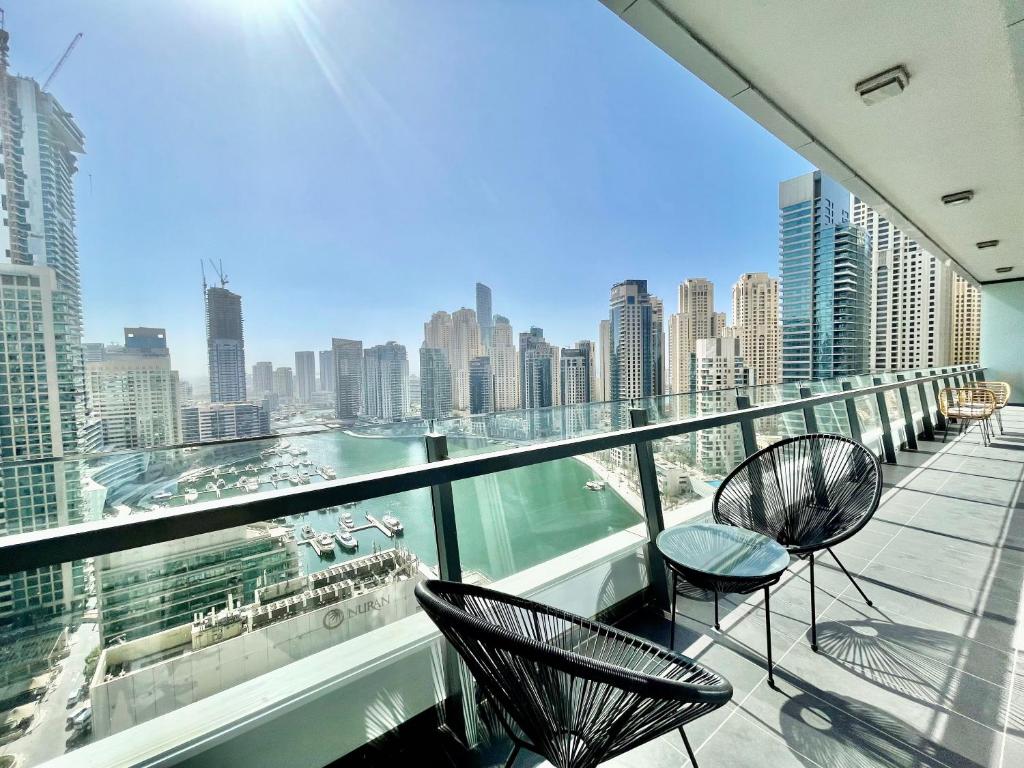 Balkón nebo terasa v ubytování Stunning Marina View with Balcony - Airbetter