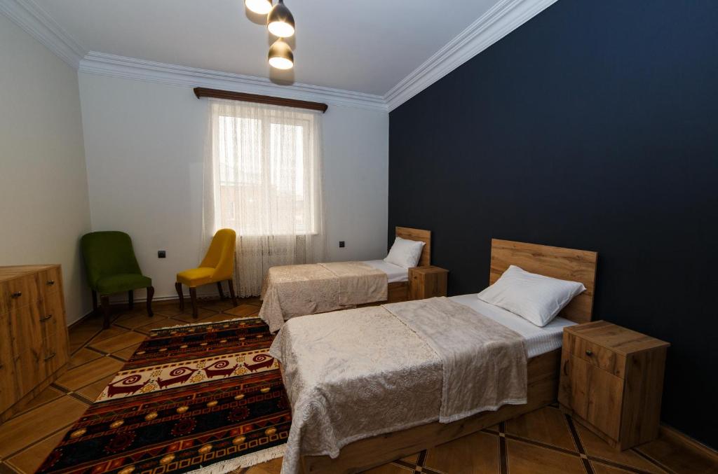 Postel nebo postele na pokoji v ubytování Red castle