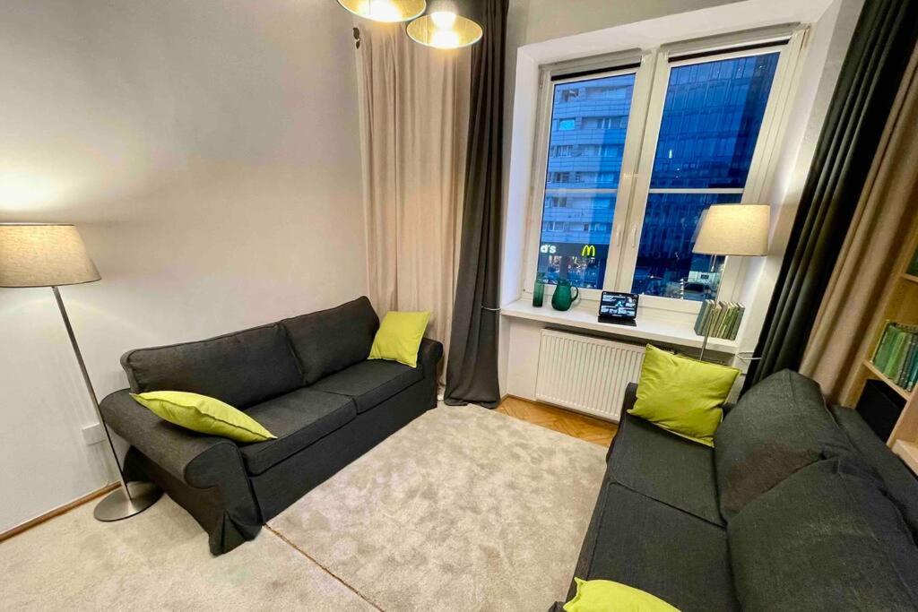 Posedenie v ubytovaní Super SQUARE Metro x2 fast WiFi 55'TV Netflix HBO AppleTV+ AmazonTV