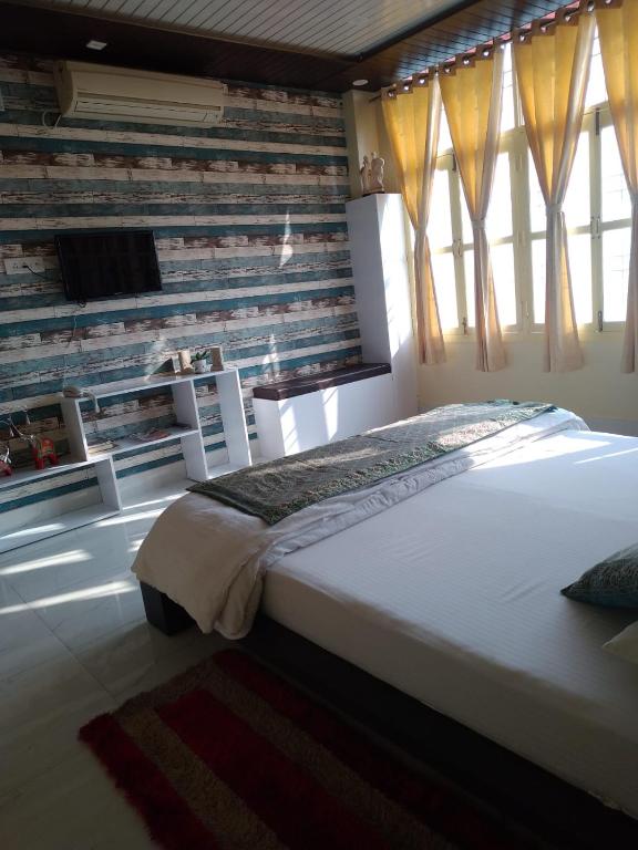 Shiva Ganges View Guest House - Family Suite