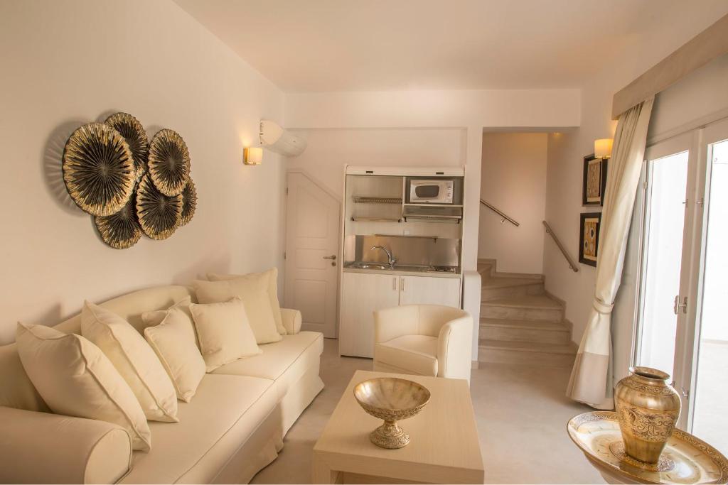 Oleskelutila majoituspaikassa Santorini Secret Suites & Spa, Small Luxury Hotels of the World