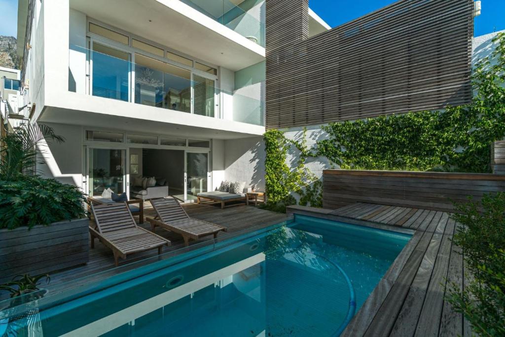 Bakoven Beach House - 4 bed, 3 bath