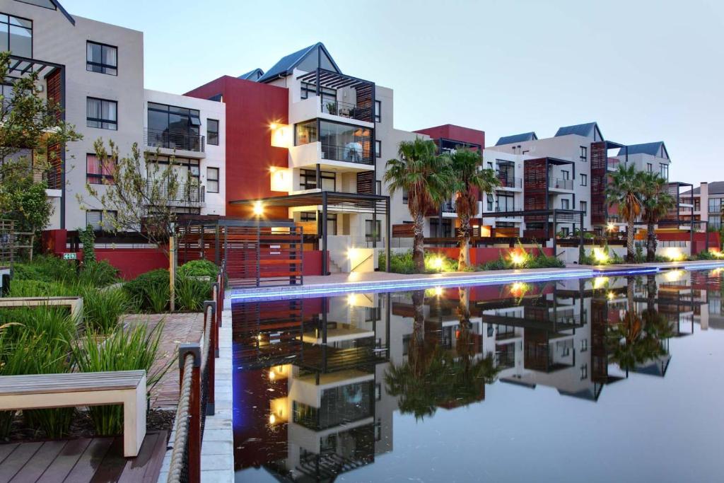 Belina - Quayside Canal View - One-Bedroom Apartment