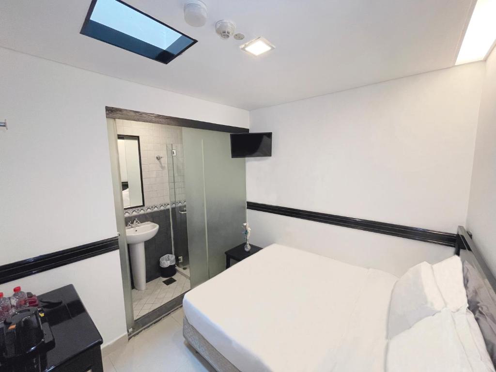 The Snooze Hotel Marine Parade - Skylight Standard Double Room