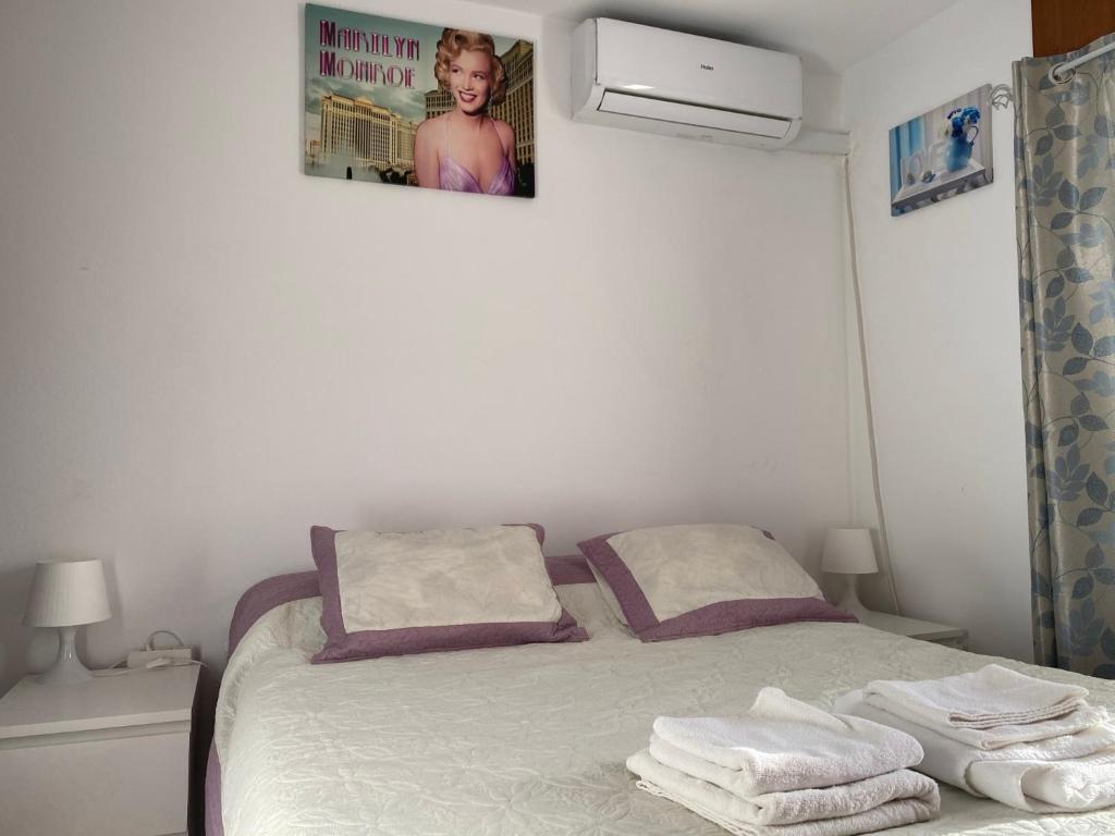 Postel nebo postele na pokoji v ubytování Málaga Centro habitaciones privada en apartamento compartidos