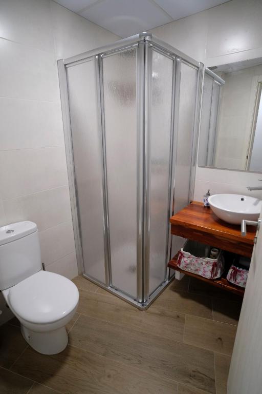 A bathroom at Amanece Monegrillo Apartamentos