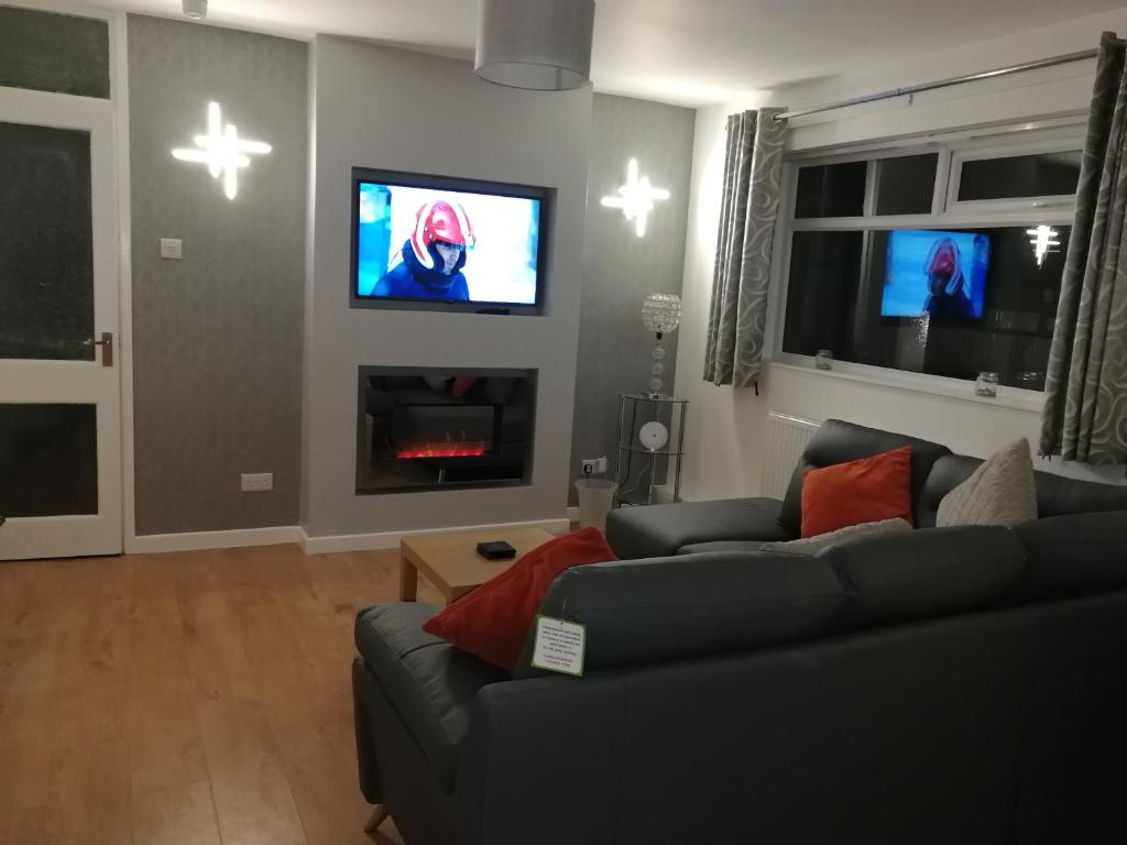TV a/nebo společenská místnost v ubytování San Remo Apartments Blackpool