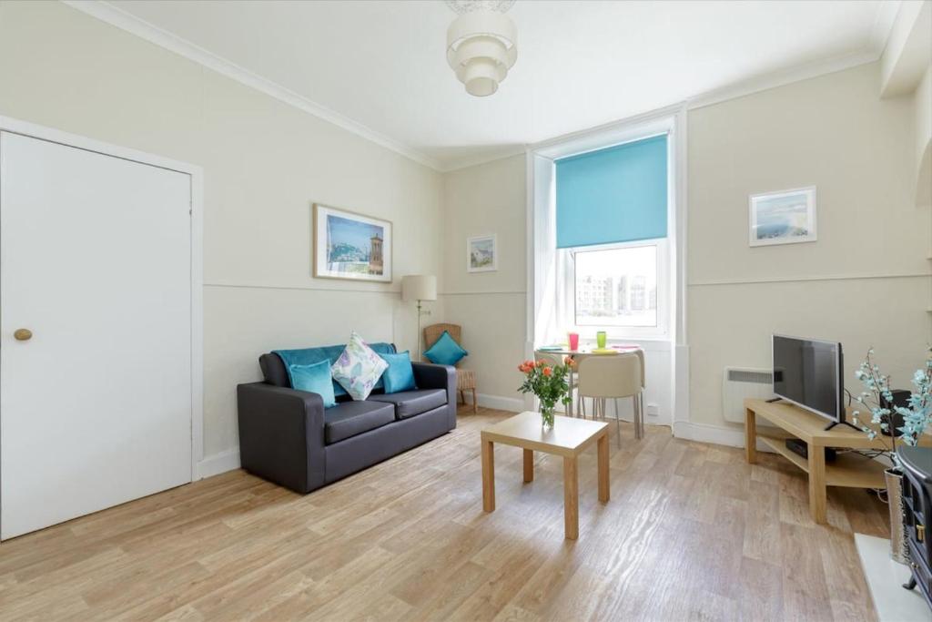 Spacious and Homely One Bedroom Flat in Edinburgh