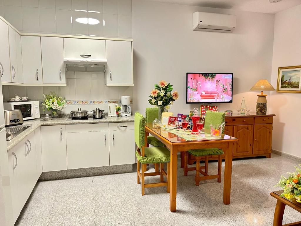 Kuchyňa alebo kuchynka v ubytovaní EmyCanarias Holiday Homes Vecindario