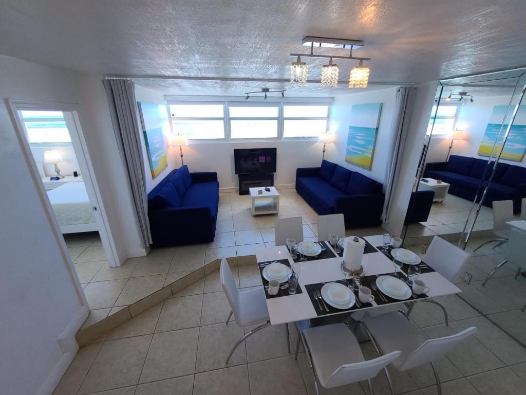 Castle Beach Club Apartments - One-Bedroom Apartment