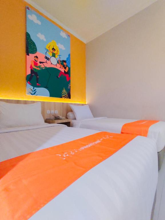 Front One Budget Abepura - Deluxe Twin Room
