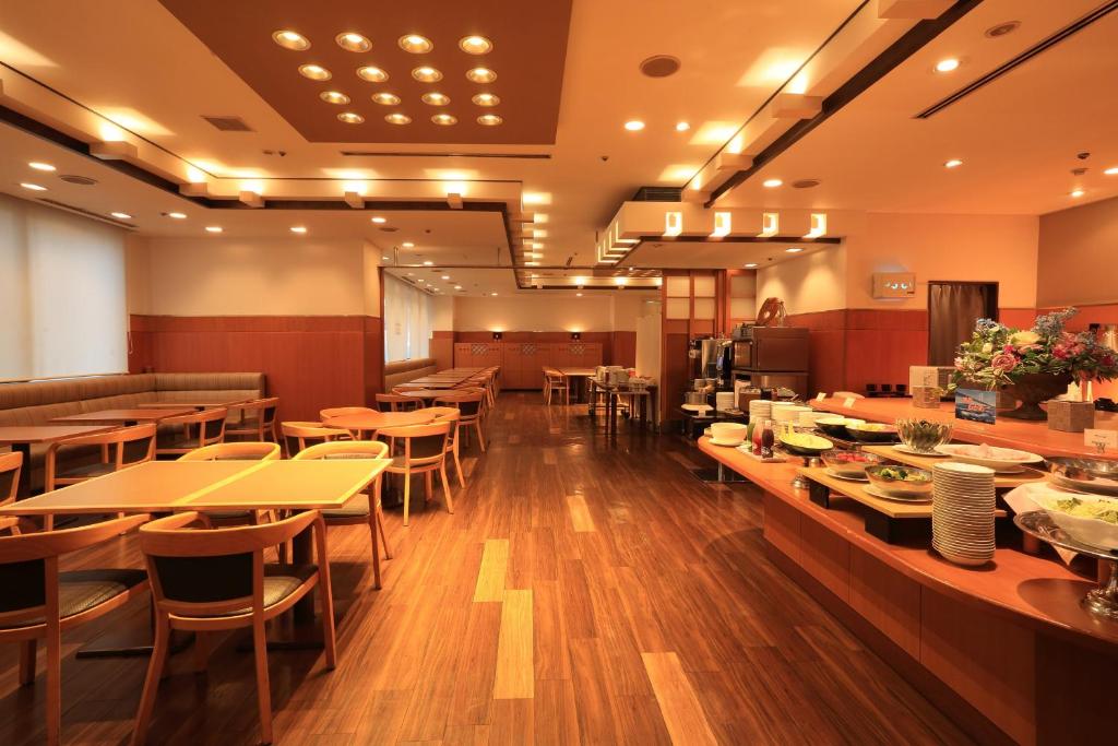 Restaurace v ubytování Smile Hotel Tokushima