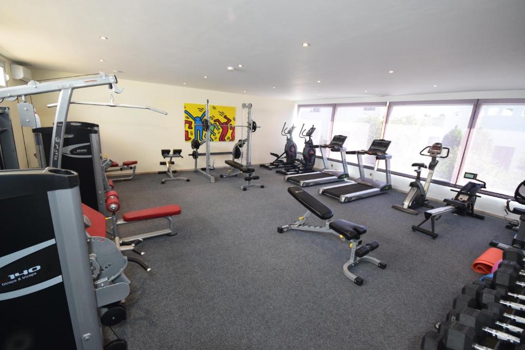 Fitness centrum a/nebo fitness zařízení v ubytování LINDOS GARDENS RESORT COMPLEX