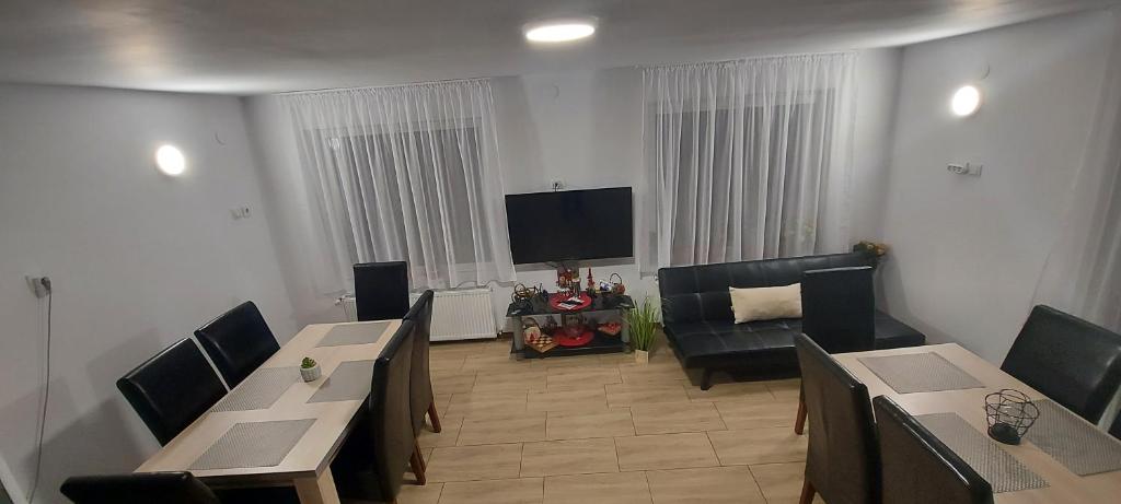 TV a/nebo společenská místnost v ubytování Cabana Mea STRAJA