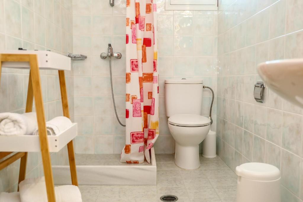 Salle de bains dans l'établissement VILLA MITZELOS