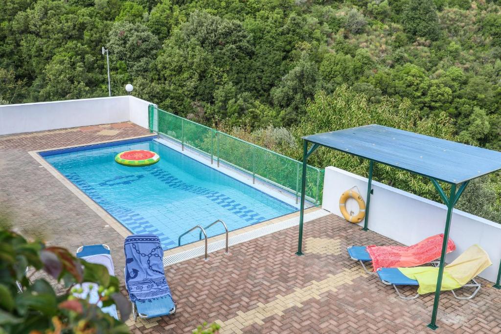 Piscine de l'établissement VILLA MITZELOS ou située à proximité