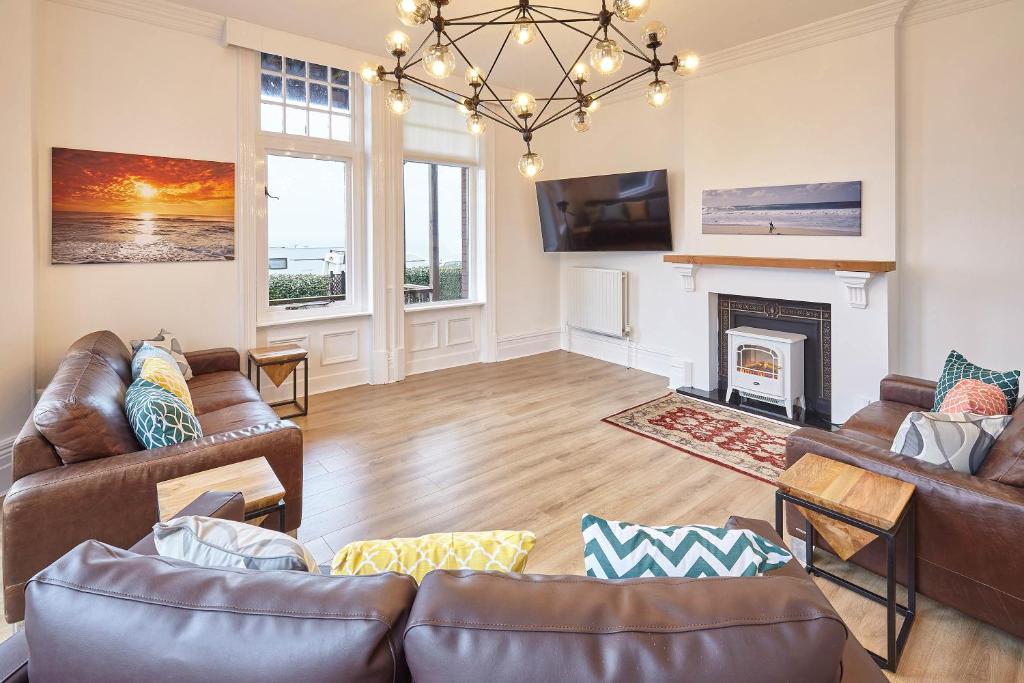 Zona de estar de Host & Stay - Sea Forever Seafront Villa