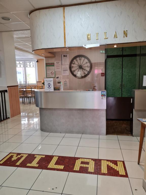 Vstupní hala nebo recepce v ubytování Hôtel Le Milan