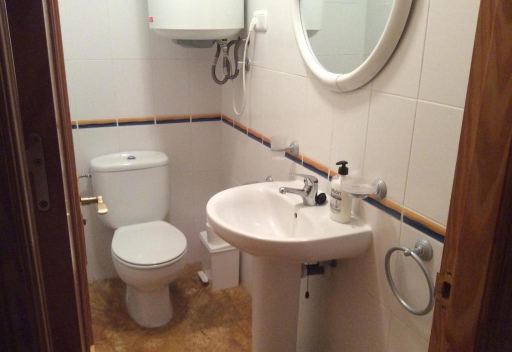 Kúpeľňa v ubytovaní Homely Apartment in El Faro