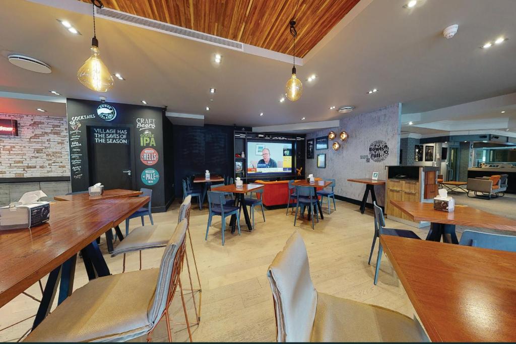 Village Hotel Leeds North - Resim 20