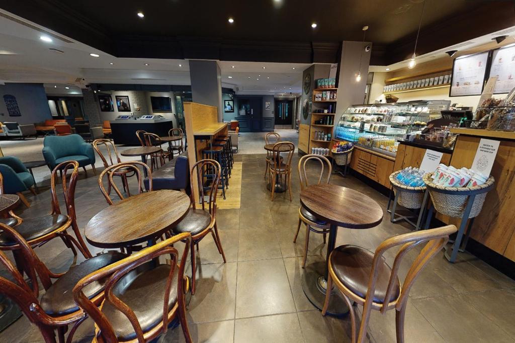 Village Hotel Leeds North - Resim 23