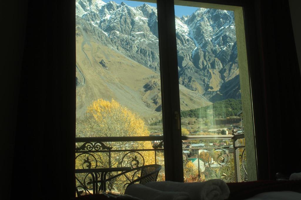 A general mountain view or a mountain view taken from a szállodákat