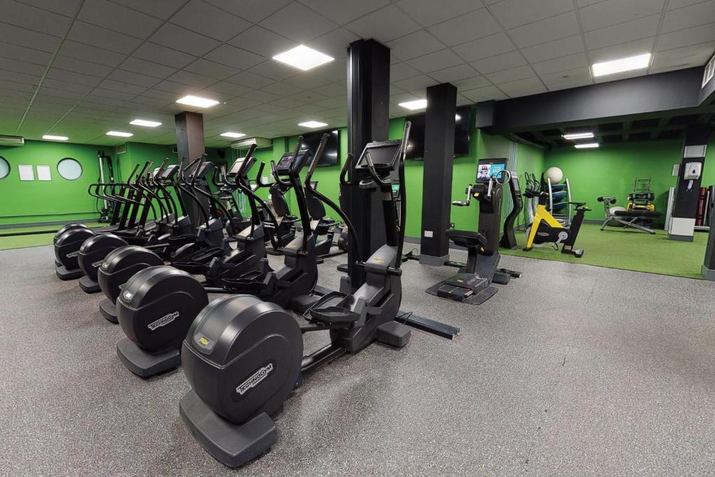 Fitness centrum a/nebo fitness zařízení v ubytování Village Hotel Blackpool