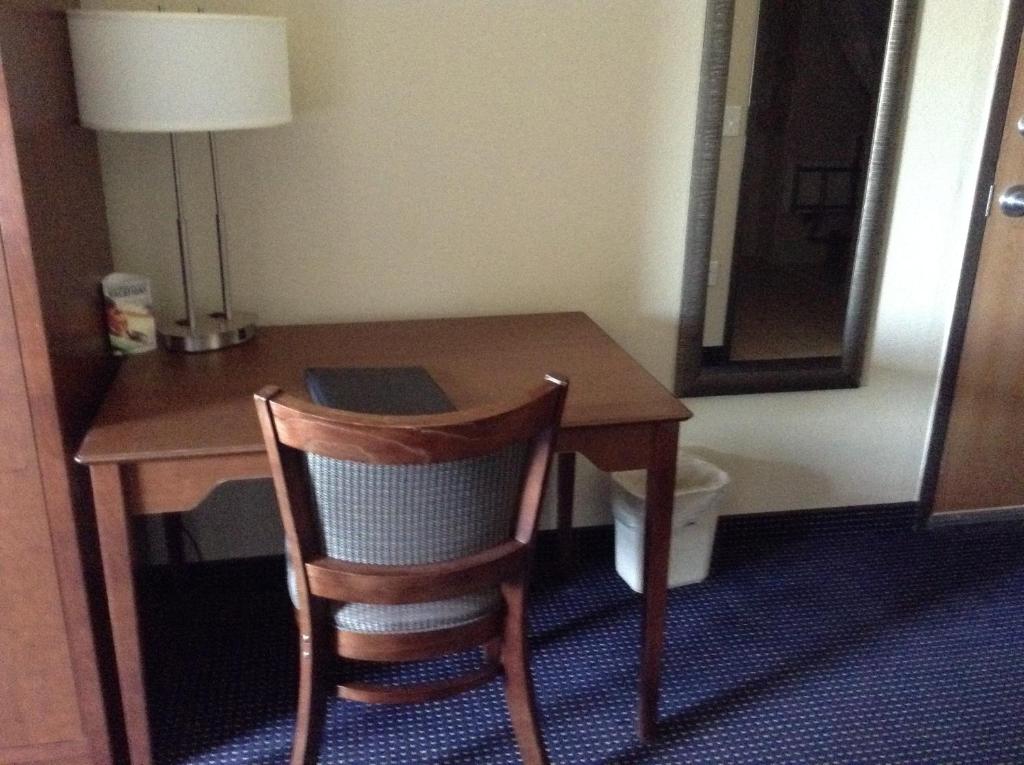 AmericInn by Wyndham Fort Dodge - Suite Superior Con Cama Extragrande - No Fumadores