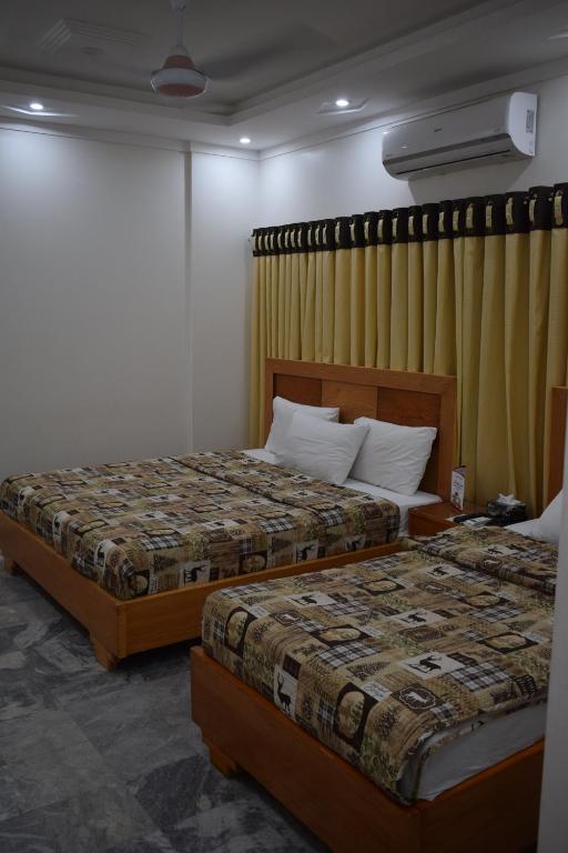 Gallery image of Clifton Lodge Guest house in Karachi