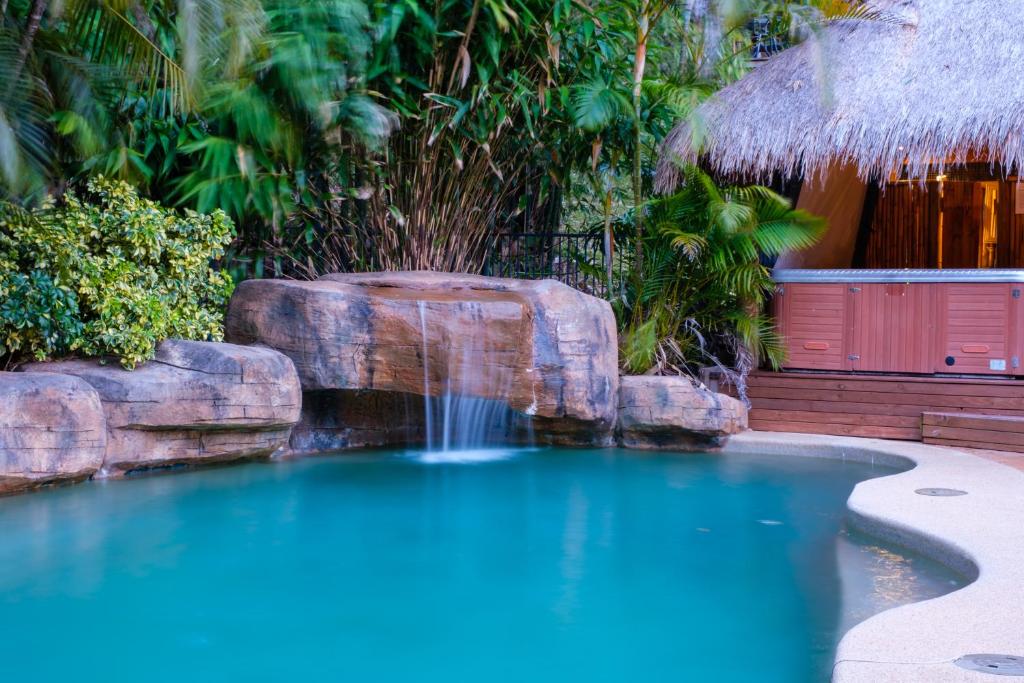 Sandalwood, Avoca Beach (updated prices 2024)