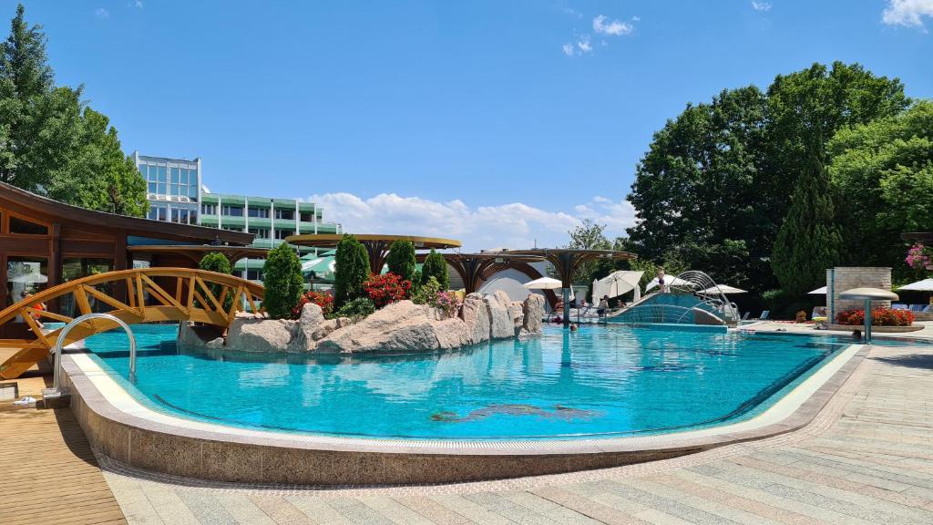 Bazén v ubytovaní Spa Residence Carbona 101, 307 Apartman alebo v jeho blízkosti
