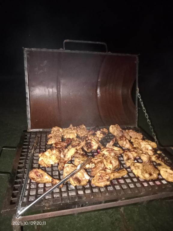 Gril dostupný pro hosty v penzionu