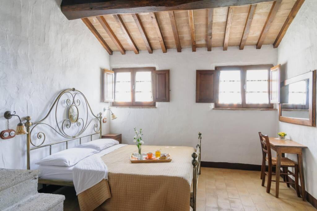 Cottage Assolata overlooking the Orcia valley in Tuscany