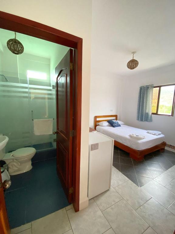 Koupelna v ubytování Whale House Hotel