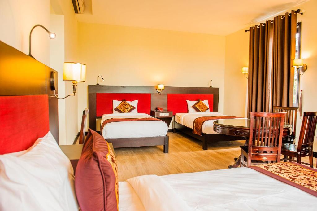 Khách xá Bái Đính - Bai Dinh Guest House - Habitación Triple De Lujo