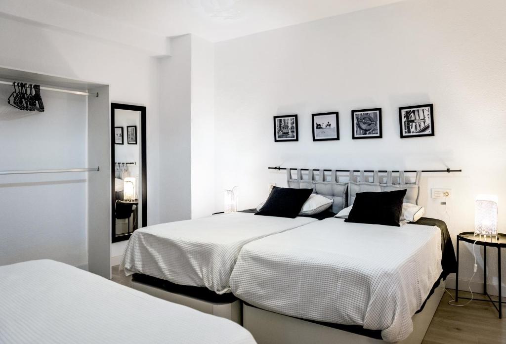 N&V San Anton, Granada – Updated 2022 Prices