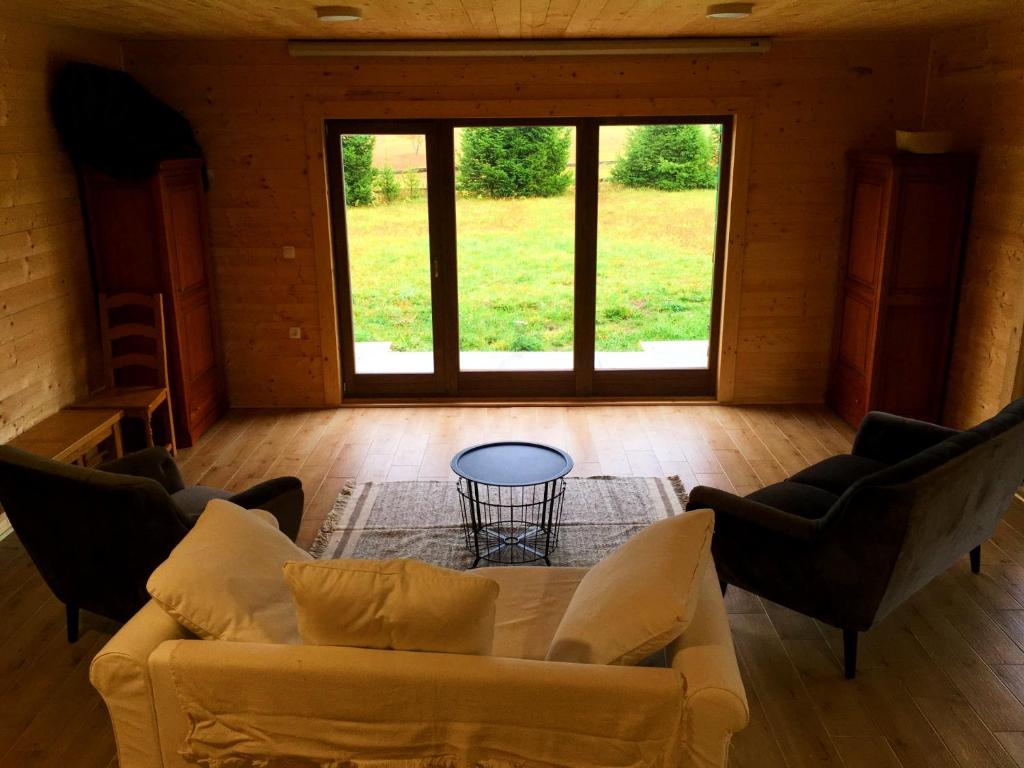 Posezení v ubytování Chalets Zelena Vrata