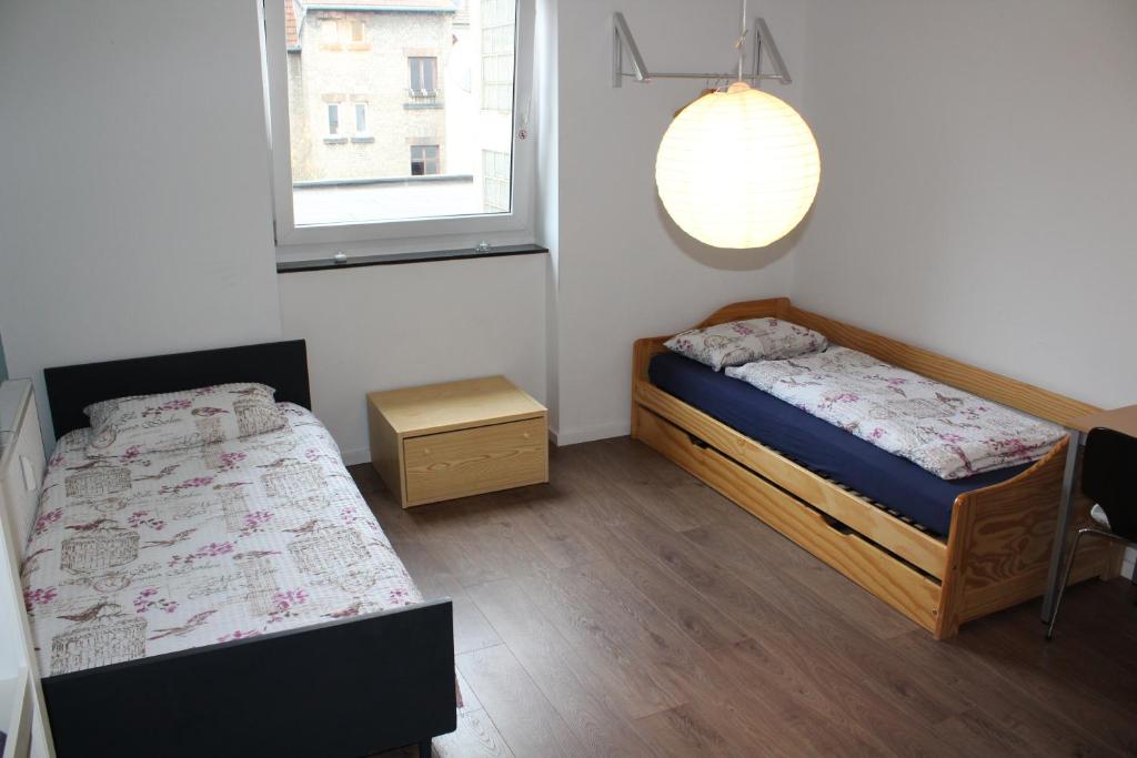 ROOMS in SHARED HOUSE SAARBRUCKEN Center - Basic Triple Room